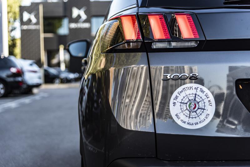 Sulle orme della “Via della Seta” con una Peugeot 3008 di serie Sulle orme della “Via della Seta” con una Peugeot 3008 di serie