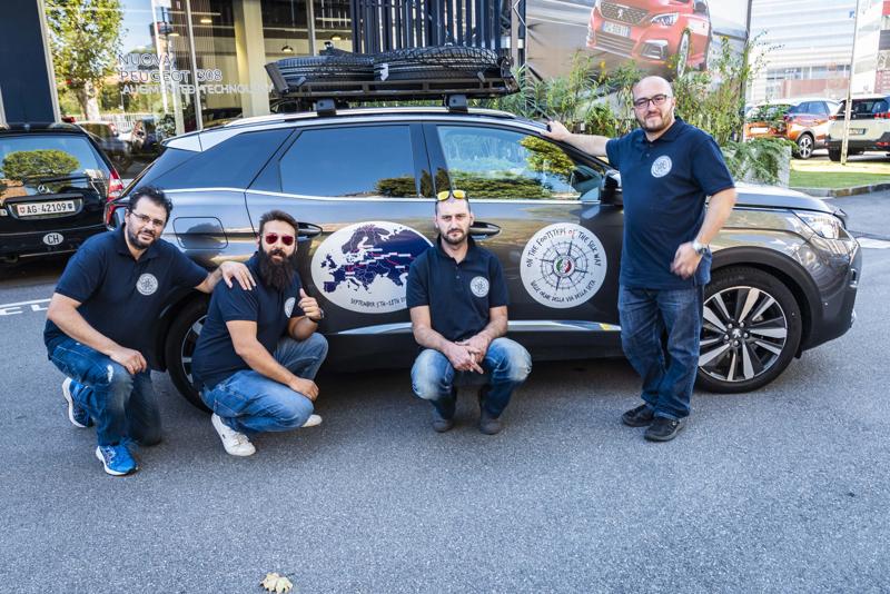 Sulle orme della “Via della Seta” con una Peugeot 3008 di serie Sulle orme della “Via della Seta” con una Peugeot 3008 di serie