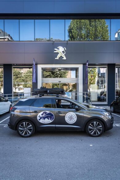 Sulle orme della “Via della Seta” con una  Peugeot 3008 di serie