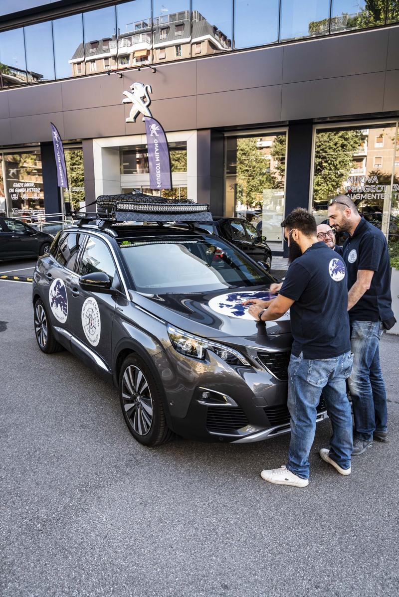 Sulle orme della “Via della Seta” con una Peugeot 3008 di serie Sulle orme della “Via della Seta” con una Peugeot 3008 di serie