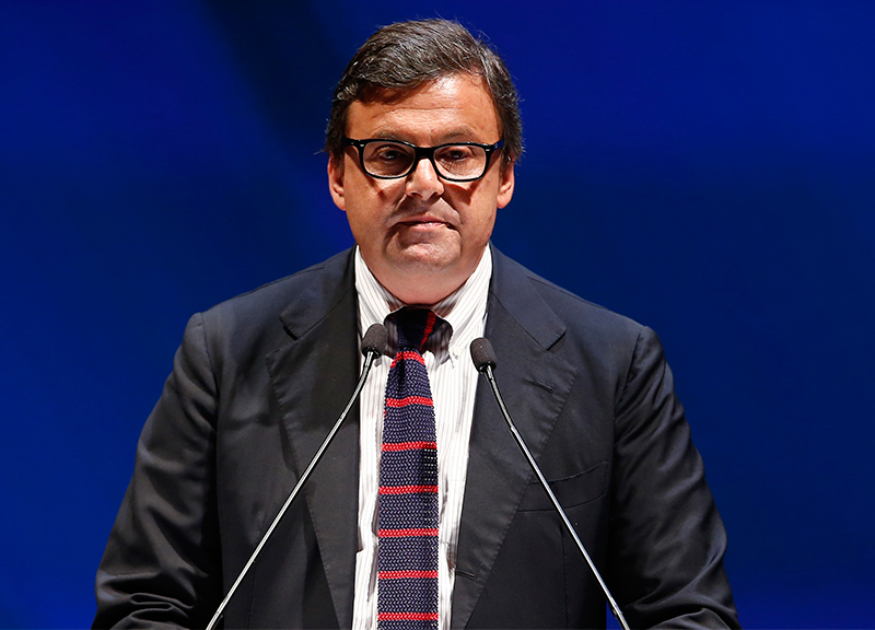Calenda confessa il suo dramma famigliare. Solidarietà da fan e avversari Calenda confessa il suo dramma famigliare. Solidarietà da fan e avversari
