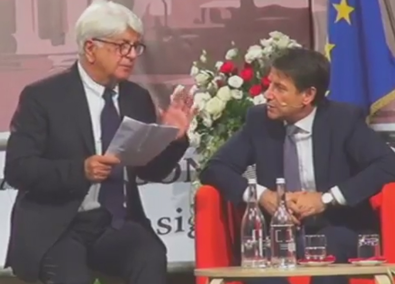 Ceglie, il premier Conte e il gioco della torre: “Boschi o Carfagna?”. VIDEO