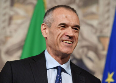 Cottarelli “faziato” anche lui. Su Rai 1 rafforza il trio con Littizzetto