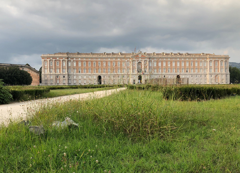 Confindustria di Caserta, via al restauro dei giardini di fronte la Reggia Confindustria di Caserta, via al restauro dei giardini di fronte la Reggia