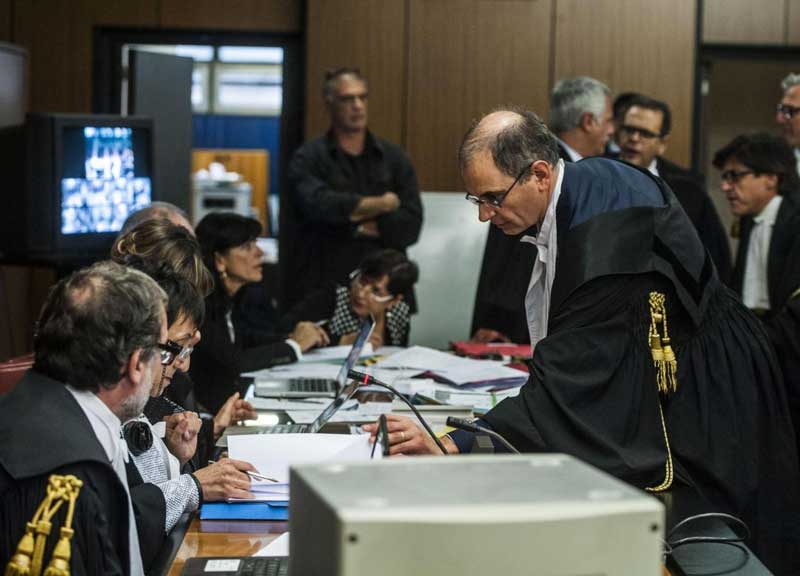 Mafia Capitale, Sabella “smonta” la Raggi: “M5S più legali? No, immobili” Mafia Capitale, Sabella “smonta” la Raggi: “M5S più legali? No, immobili”