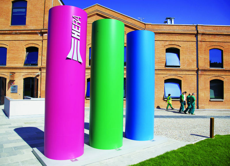 Hera porta per la prima volta in Italia tubazioni al 70% di plastica riciclata Hera porta per la prima volta in Italia tubazioni al 70% di plastica riciclata