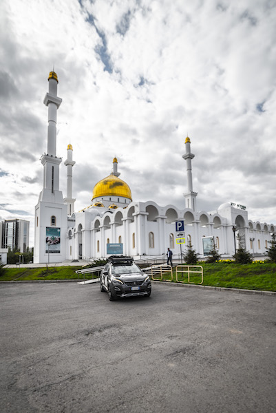 Sulle orme della Via della Seta, la Peugeot 3008 arriva a Astana (Kazakistan) Sulle orme della Via della Seta, la Peugeot 3008 arriva a Astana (Kazakistan)