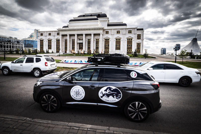 Sulle orme della Via della Seta, la Peugeot 3008 arriva a Astana (Kazakistan) Sulle orme della Via della Seta, la Peugeot 3008 arriva a Astana (Kazakistan)