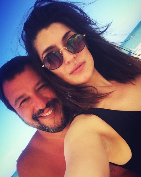 Isoardi, Salvini assiste a La prova del cuoco: “Sono geloso di Elisa” Isoardi, Salvini assiste a La prova del cuoco: “Sono geloso di Elisa”