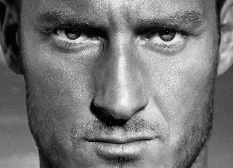 Francesco Totti si racconta: “Un capitano”. Ecco la sua autobiografia Francesco Totti si racconta: “Un capitano”. Ecco la sua autobiografia