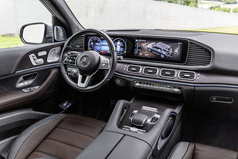 Debutta a Parigi la nuova Mercedes GLE