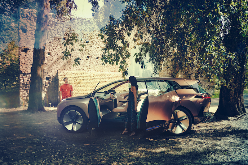 Vision iNEXT: l’auto del futuro secondo BMW