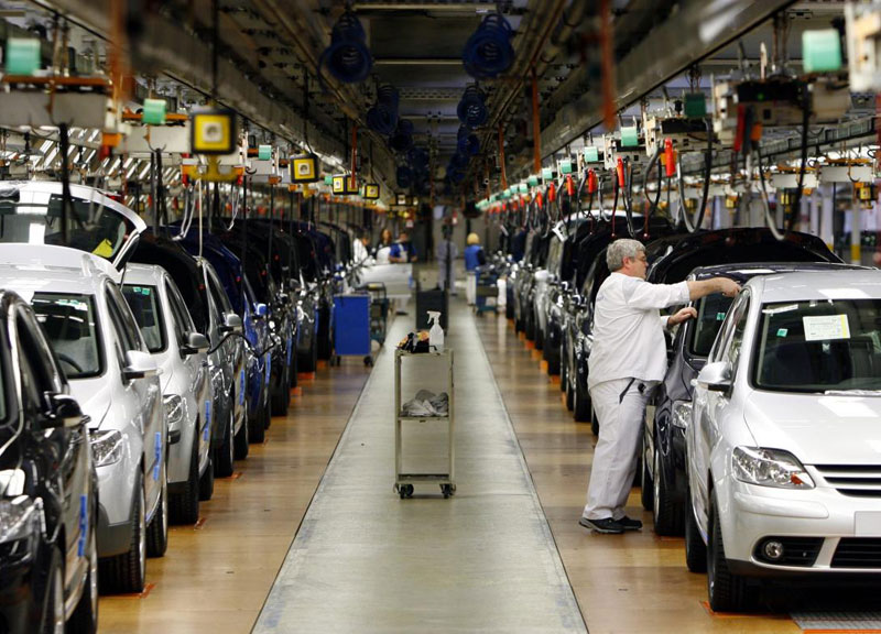Dieselgate, nuove accuse Ue ai colossi tedeschi: nel mirino Bmw, Daimler, Vw Dieselgate, nuove accuse Ue ai colossi tedeschi: nel mirino Bmw, Daimler, Vw