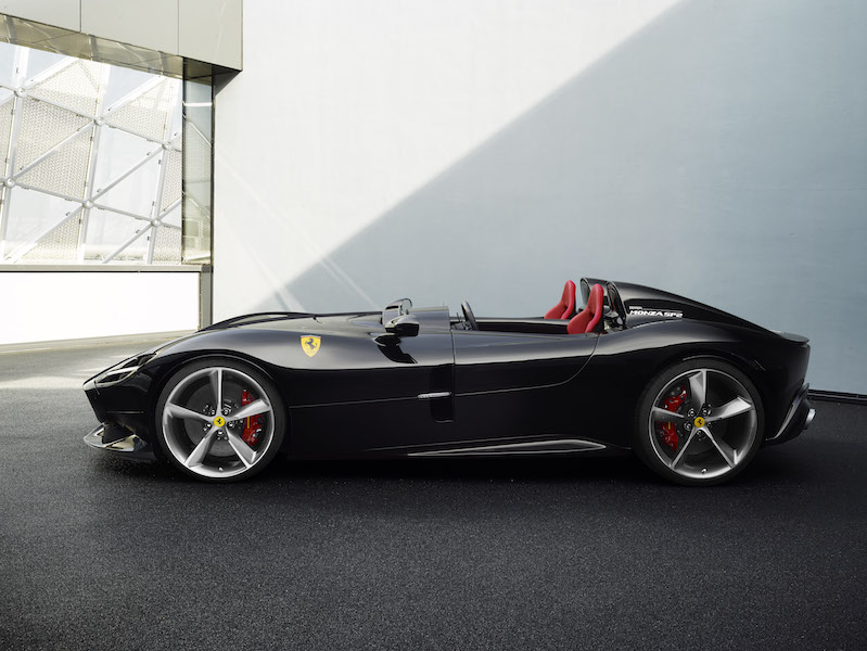 Ferrari Monza SP1 e SP2, solo per pochi Ferrari Monza SP1 e SP2, solo per pochi