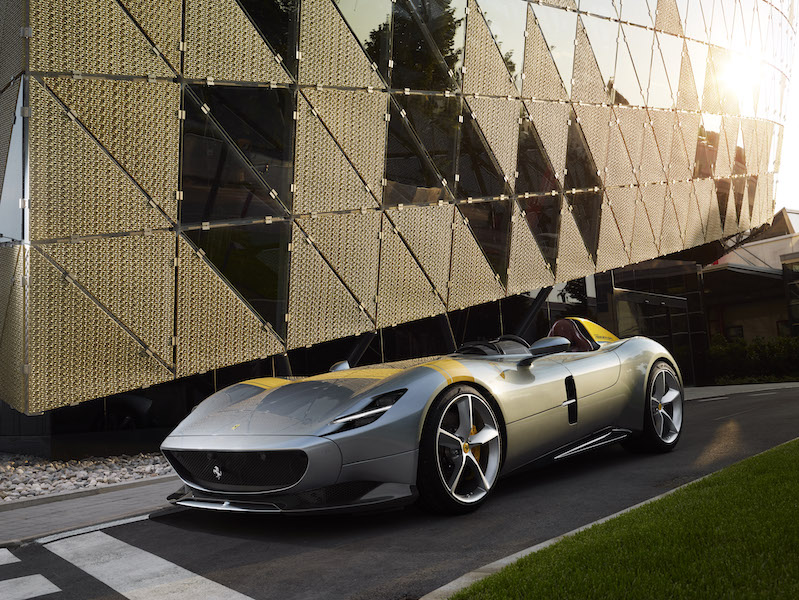 Ferrari Monza SP1 e SP2, solo per pochi Ferrari Monza SP1 e SP2, solo per pochi
