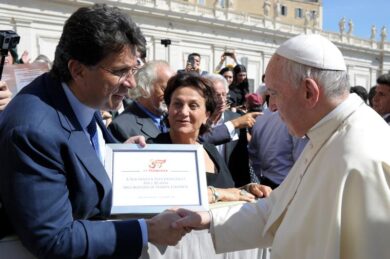 Editoria, i 30 anni dell’Italpress. Papa Francesco riceve la delegazione