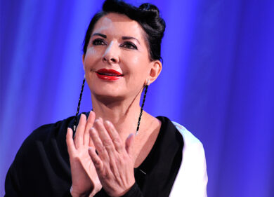Marina Abramovic a Firenze, la retrospettiva. “Ma Instagram non è arte”