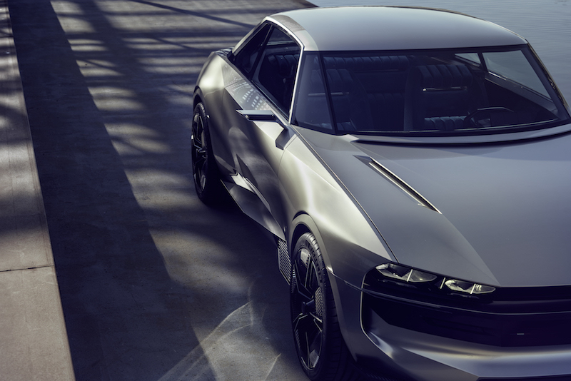 Parte da Parigi il viaggio elettrico della Peugeot e-Legend Concept Parte da Parigi il viaggio elettrico della Peugeot e-Legend Concept