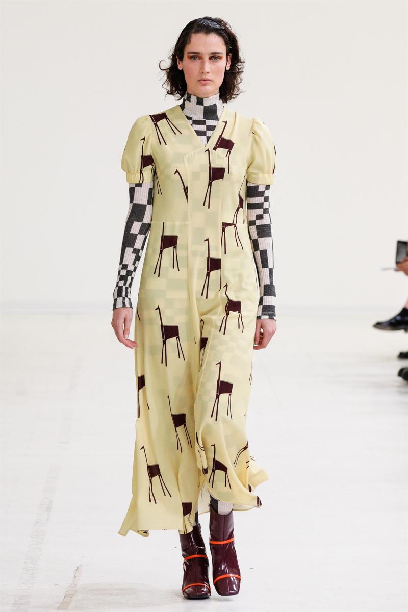 Milano Fashion Week 2019, Moncler innovativo. Alberta Ferretti sensuale e… Milano Fashion Week 2019, Moncler innovativo. Alberta Ferretti sensuale e…