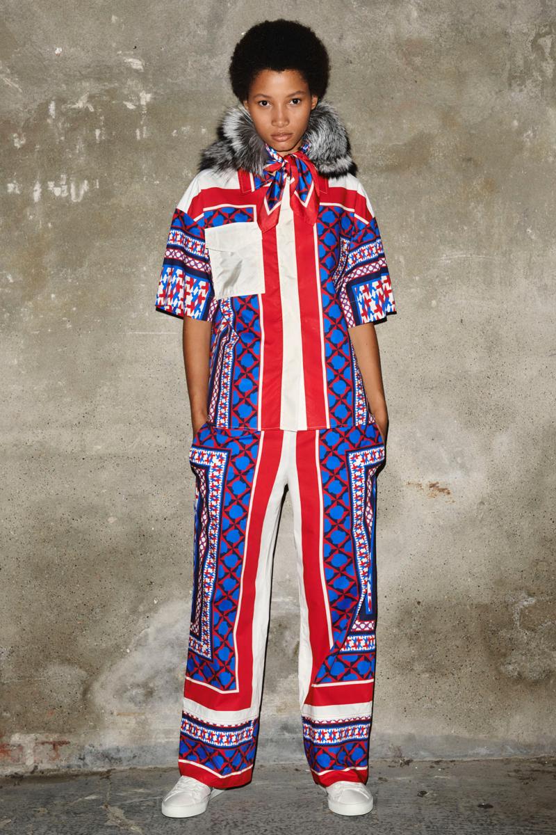 Milano Fashion Week 2019, Moncler innovativo. Alberta Ferretti sensuale e… Milano Fashion Week 2019, Moncler innovativo. Alberta Ferretti sensuale e…