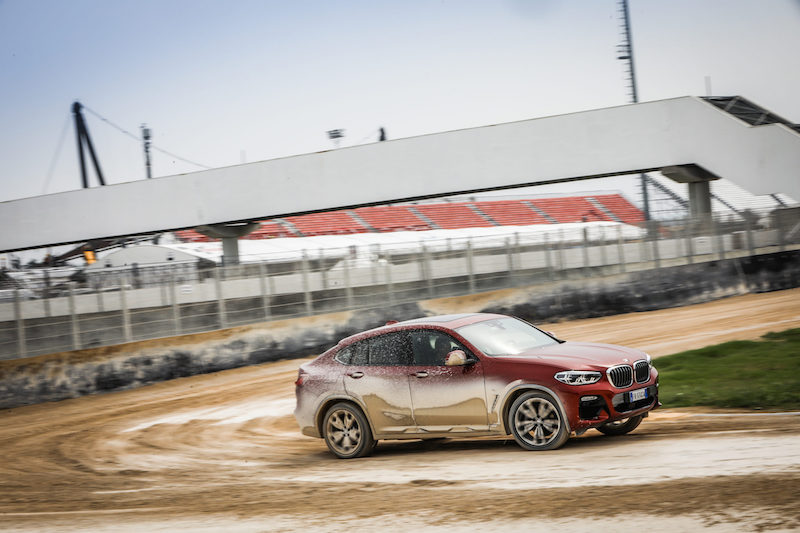 Nuova BMW X4, l’eleganza sportiva di un coupè Nuova BMW X4, l’eleganza sportiva di un coupè