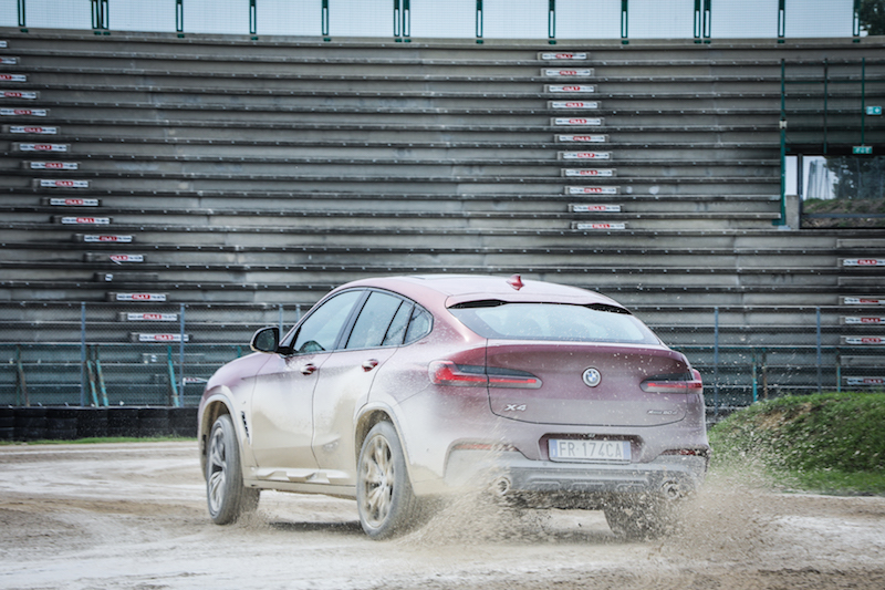 Nuova BMW X4, l’eleganza sportiva di un coupè Nuova BMW X4, l’eleganza sportiva di un coupè