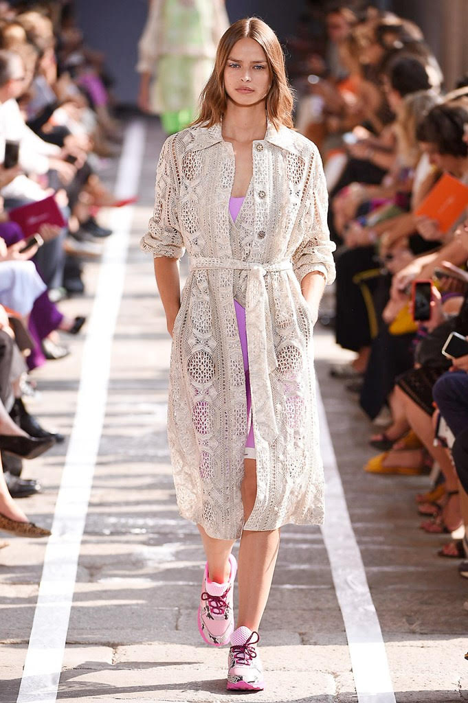 MFW, Etro e Versace nella storia: 22 le sfilate nel weekend. Foto