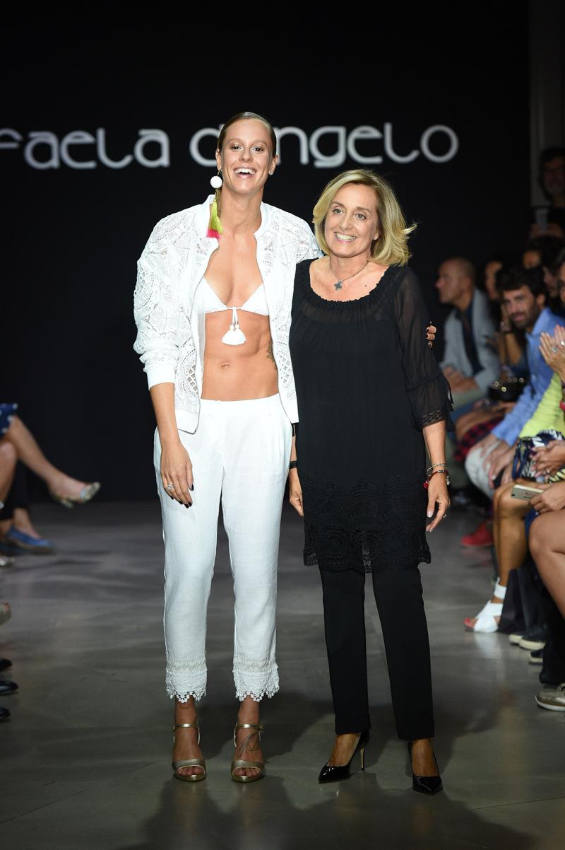 Federica Pellegrini super star alla Milano Fashion Week. E’ lei la “Divina” Federica Pellegrini super star alla Milano Fashion Week. E’ lei la “Divina”