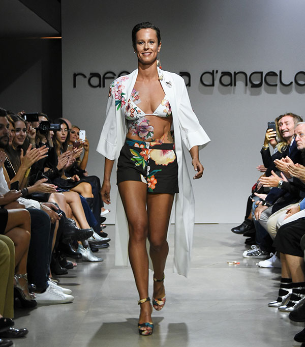 Federica Pellegrini super star alla Milano Fashion Week. E’ lei la “Divina” Federica Pellegrini super star alla Milano Fashion Week. E’ lei la “Divina”