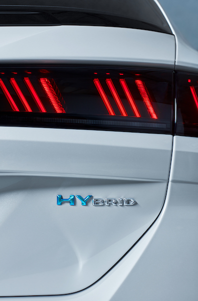 Peugeot svela le nuove 508 e 3008 con tecnologia plug-in hybrid
