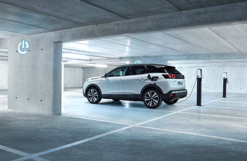 Peugeot svela le nuove 508 e 3008 con tecnologia plug-in hybrid