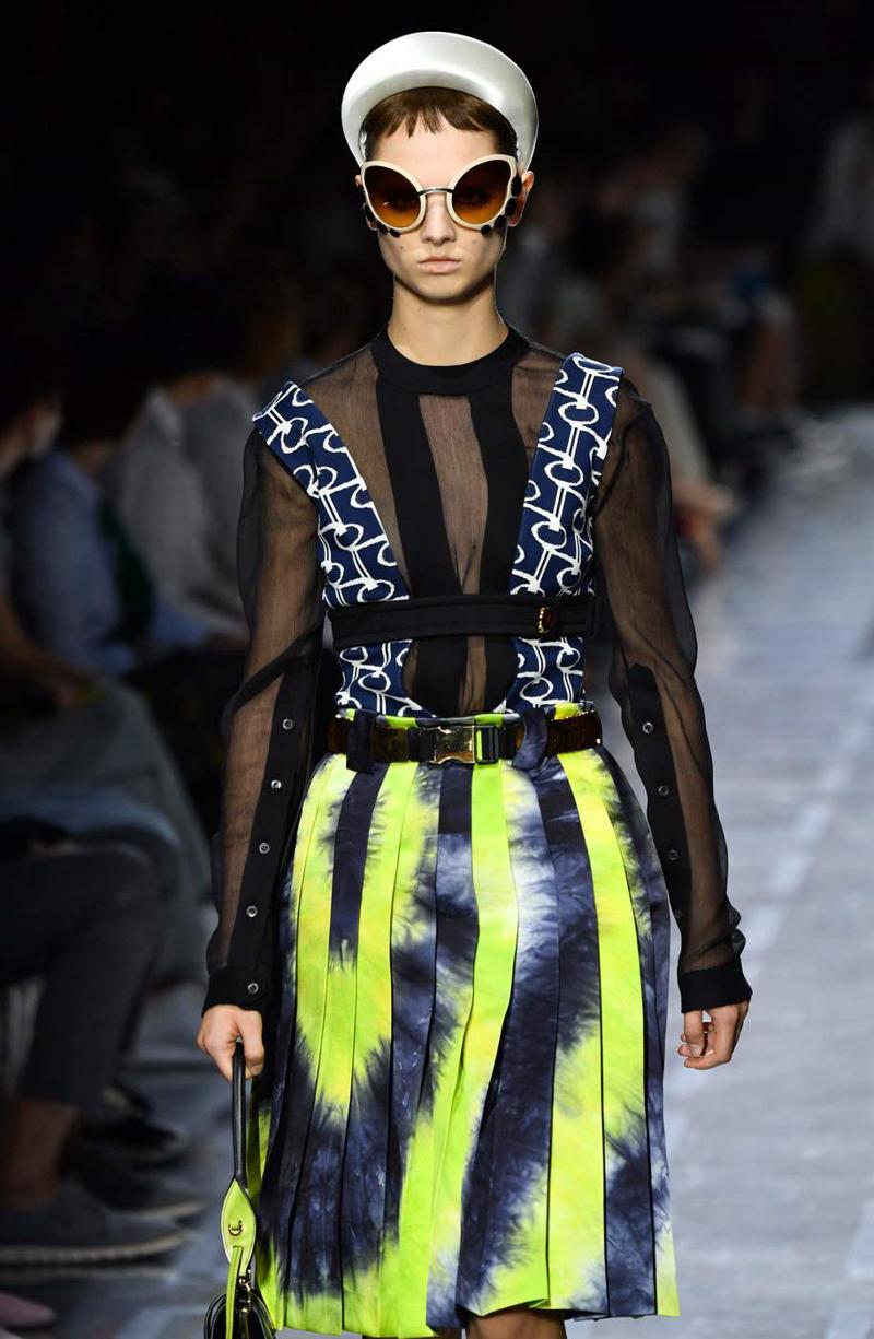 Milano Fashion Week, 4 nuove tendenze: paillettes, biker shorts e… FOTO Milano Fashion Week, 4 nuove tendenze: paillettes, biker shorts e… FOTO