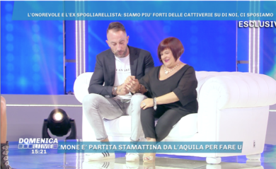 La senatrice e lo stripper: se il Pd sguazza nei salotti TV che ieri denigrava