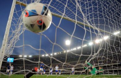 Chiediamo il divieto di fumo negli stadi italiani