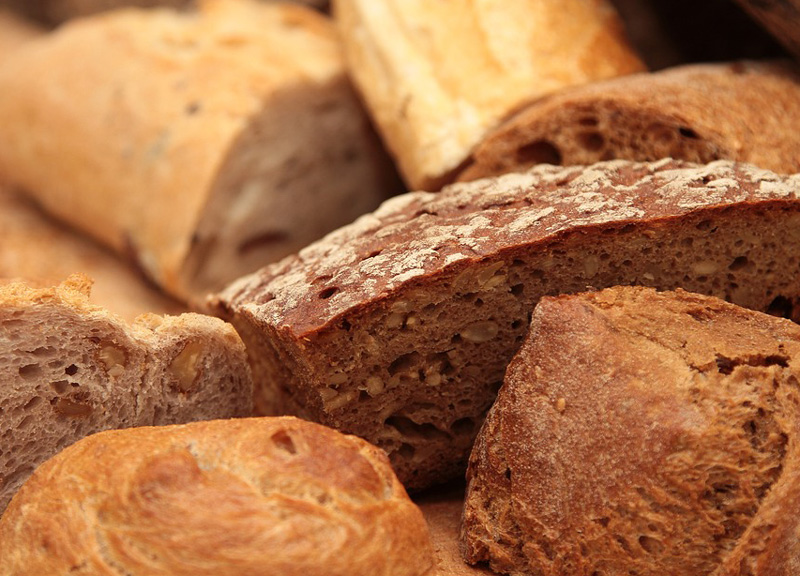 Pane, attenzione: mangiare la crosta del pane invecchia le cellule Pane, attenzione: mangiare la crosta del pane invecchia le cellule