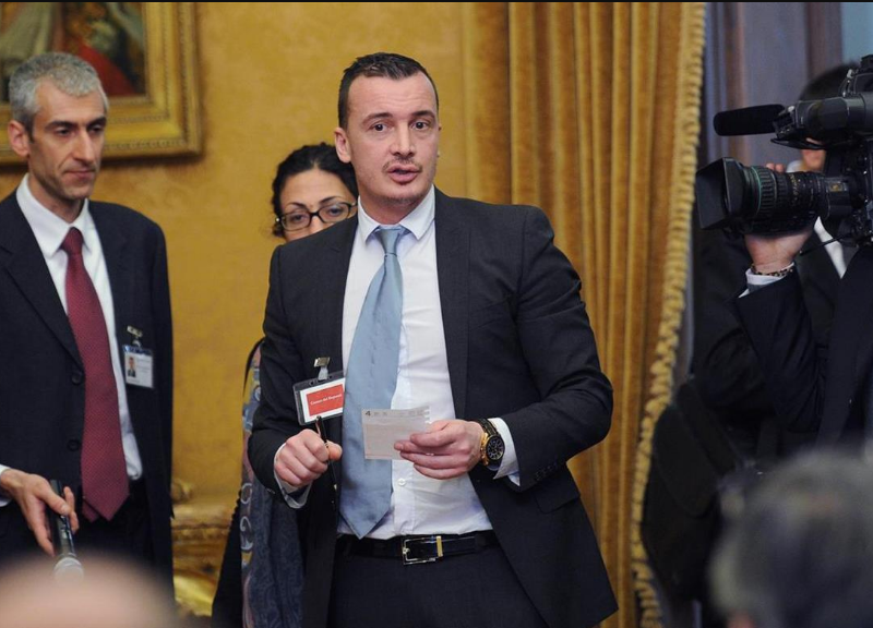 Giornalisti, M5S: “Abolizione dell’ordine è già sul tavolo del governo” Giornalisti, M5S: “Abolizione dell’ordine è già sul tavolo del governo”