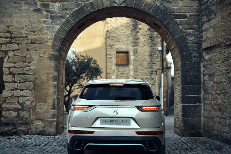 Parigi 2018 : debutta la DS 7 crossback E-Tense 4×4