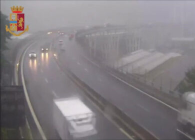 Ponte Morandi, il momento del crollo del viadotto