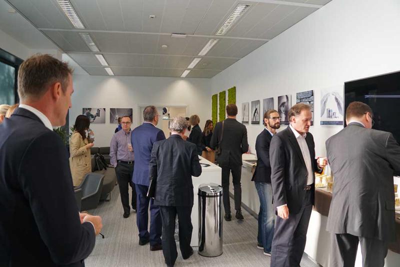 Senhance Customer Experience Center, robotica e medicina verso il futuro. Foto Senhance Customer Experience Center, robotica e medicina verso il futuro. Foto