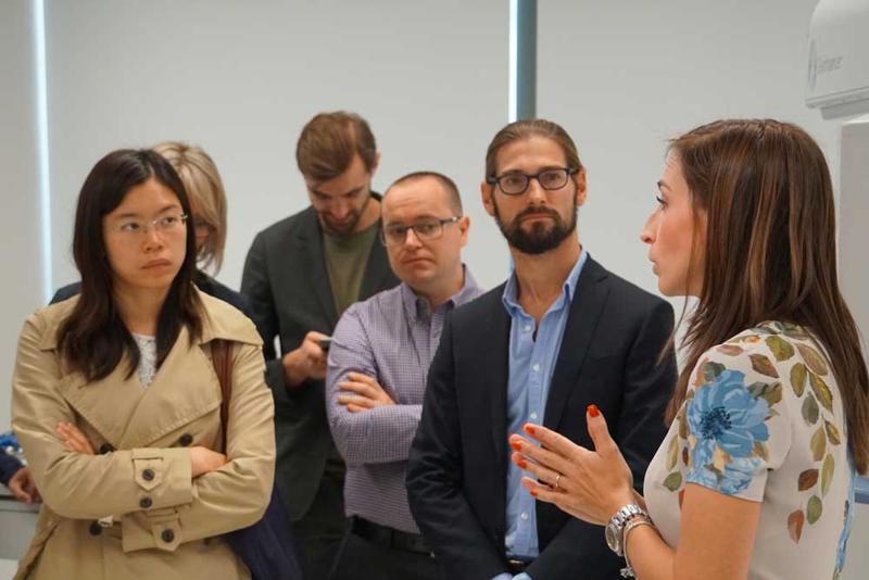 Senhance Customer Experience Center, robotica e medicina verso il futuro. Foto Senhance Customer Experience Center, robotica e medicina verso il futuro. Foto