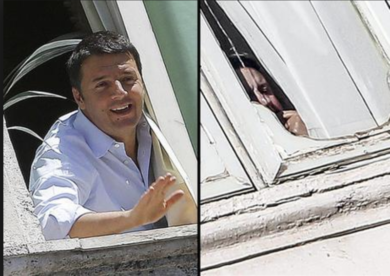 Quando Renzi si affacciava da Palazzo Chigi sfidando il protocollo
