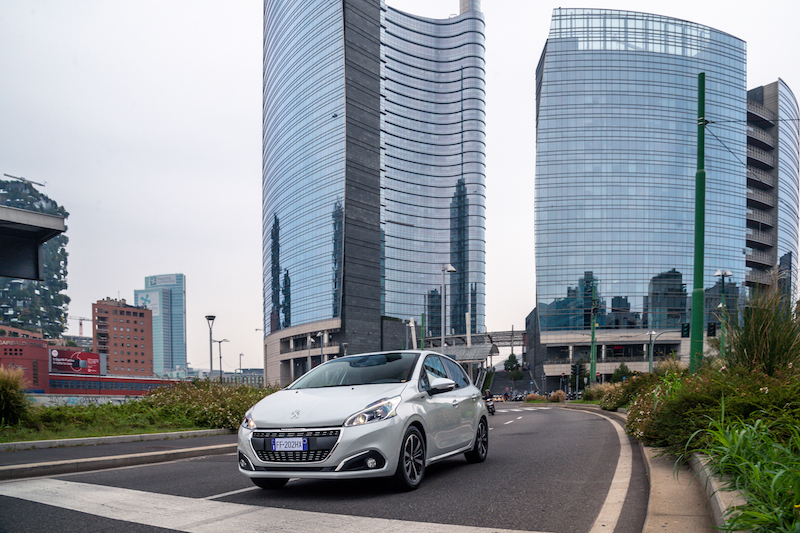 Peugeot 208 Signature, la nuova serie speciale
