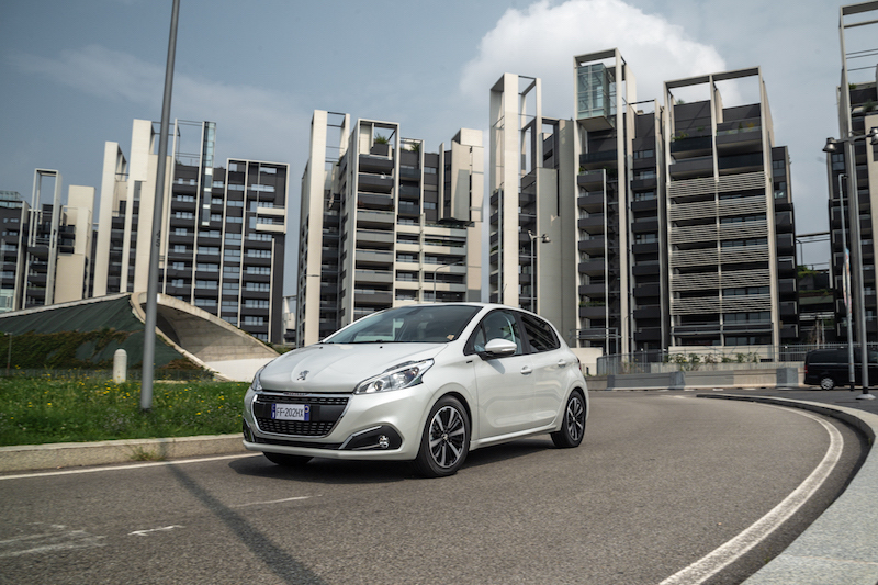Peugeot 208 Signature, la nuova serie speciale