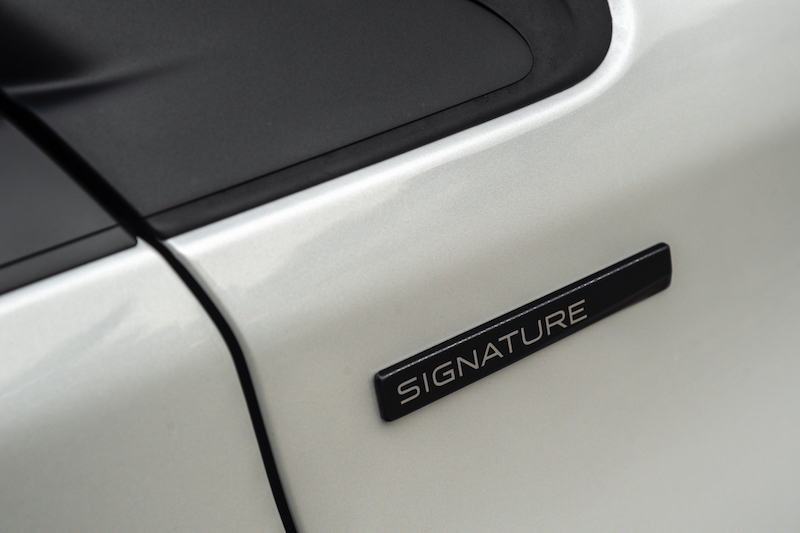Peugeot 208 Signature, la nuova serie speciale