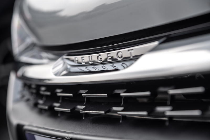 Peugeot 208 Signature, la nuova serie speciale