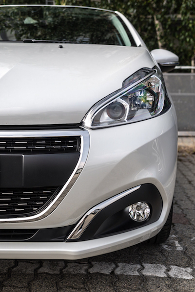 Peugeot 208 Signature, la nuova serie speciale