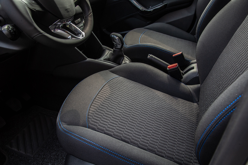 Peugeot 208 Signature, la nuova serie speciale