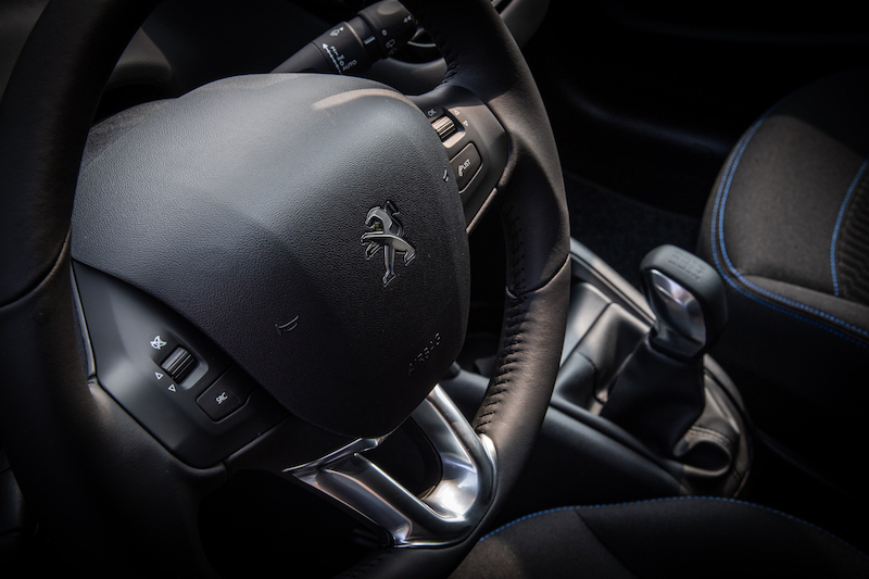 Peugeot 208 Signature, la nuova serie speciale