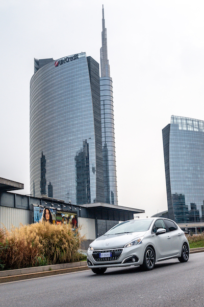 Peugeot 208 Signature, la nuova serie speciale