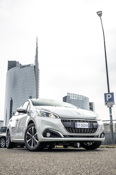 Peugeot 208 Signature, la nuova serie speciale